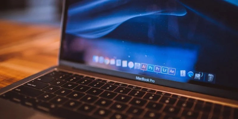 Como saber a saúde da bateria notebook? - Luis Quintero (Pexels)