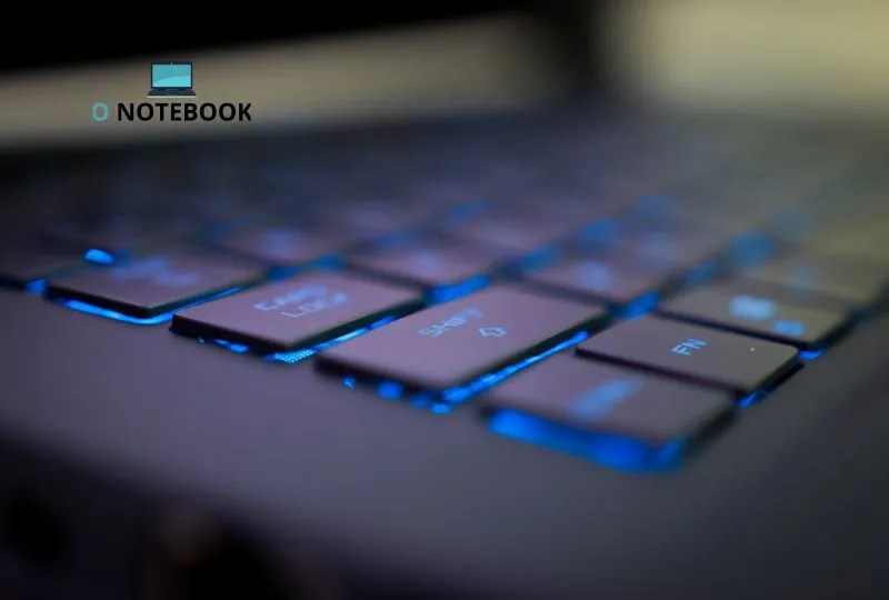 Onde posso encontrar comparações detalhadas de notebooks no Onotebook?