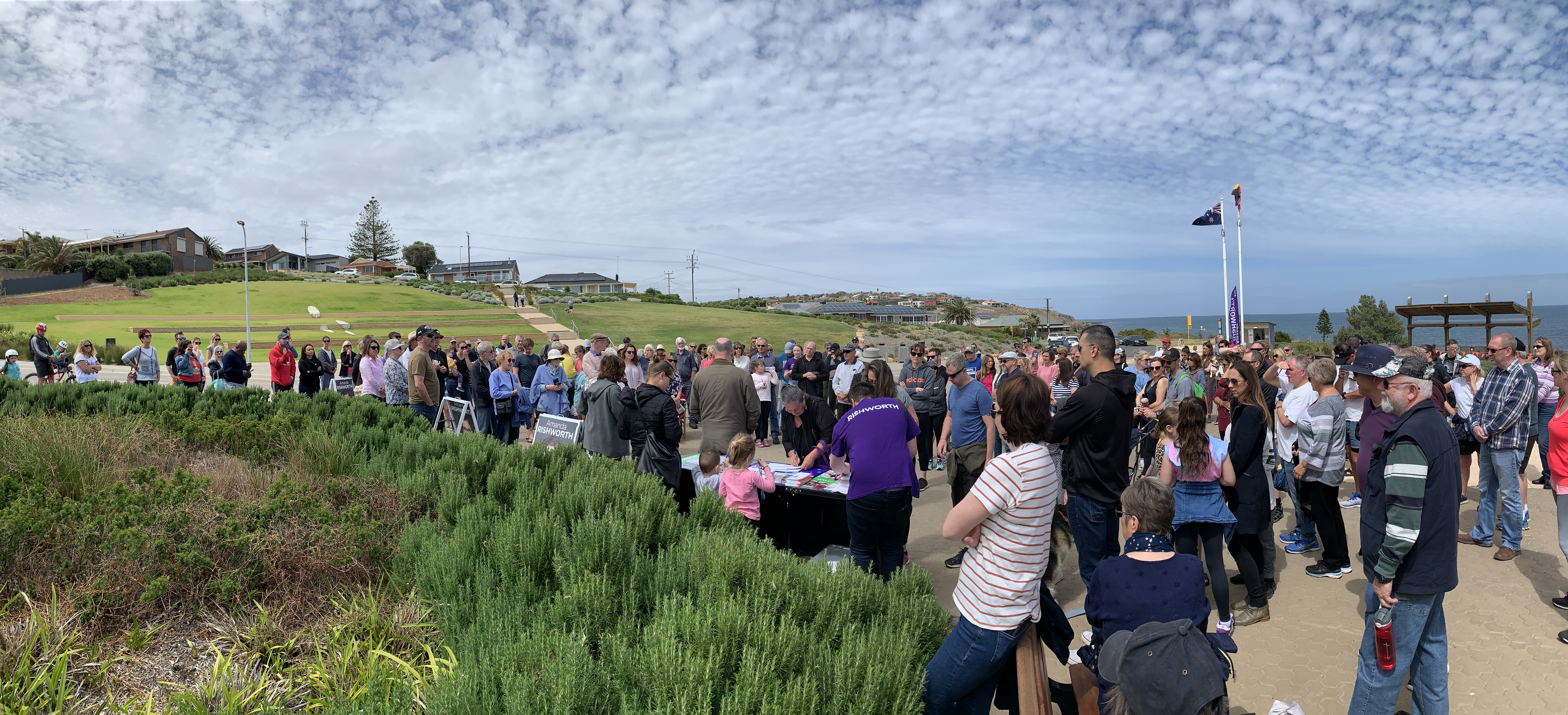 Hundreds rally to save the Hallett Cove boardwalk
