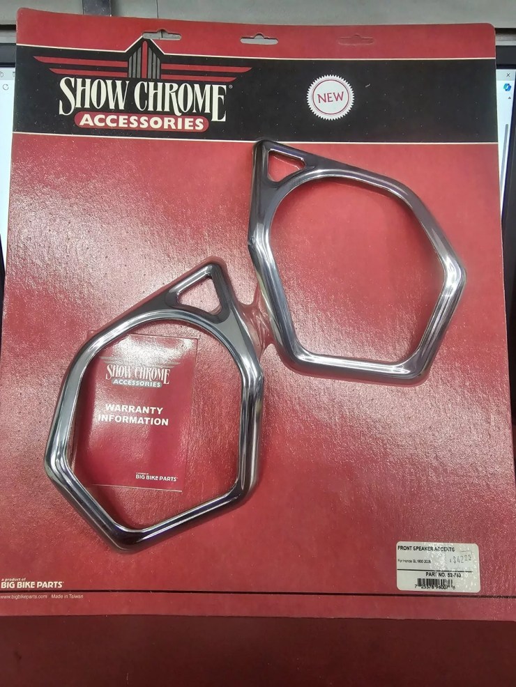 GL1800 06-17 SHOW CHROME FRONT SPEAKER ACCENTS