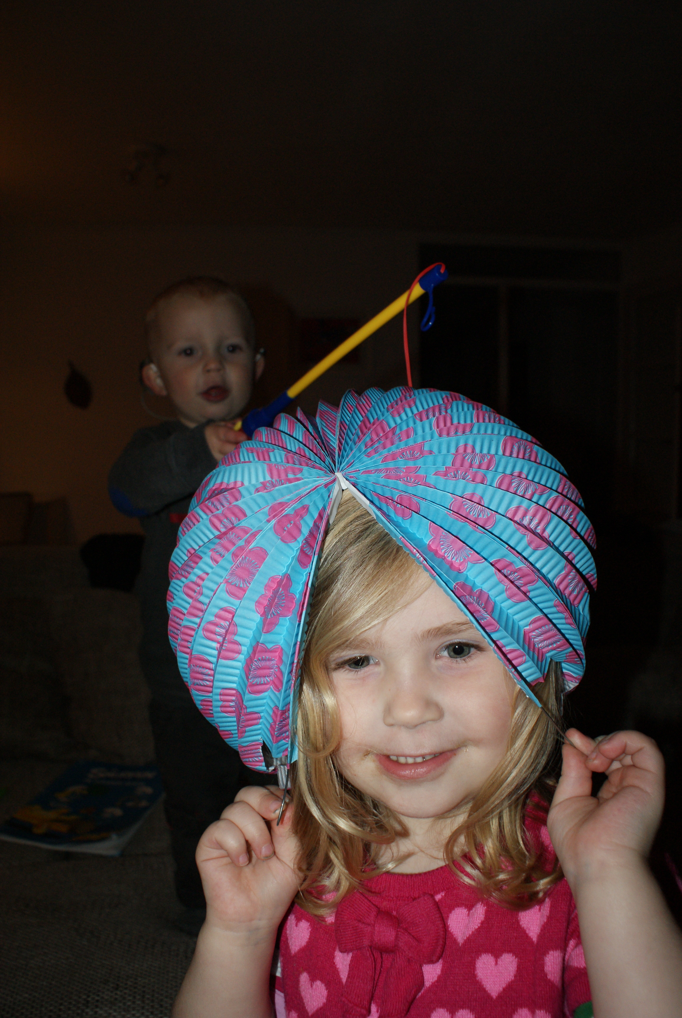 Fenna en Mads, klaar voor Sint Maarten!