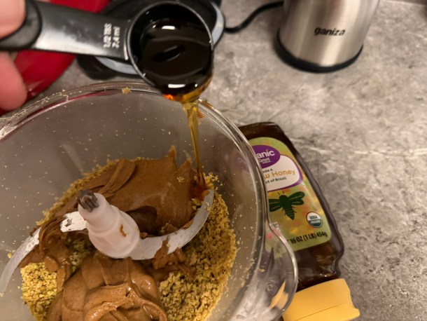 Cooking Eorzea | Adding in honey.