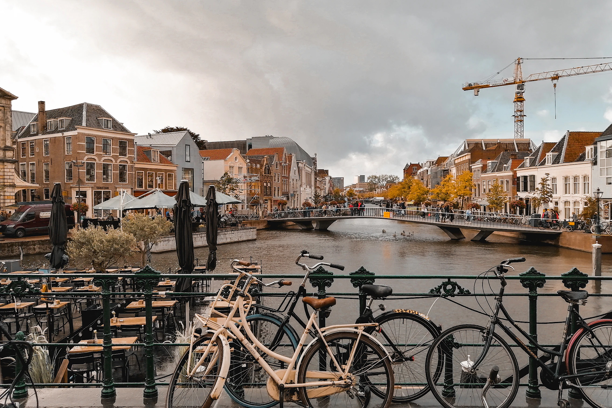 Titelfoto bij artikel De 15 minuten-stad: hoe een utopie een nachtmerrie dreigt te worden Alma van hees opiniez