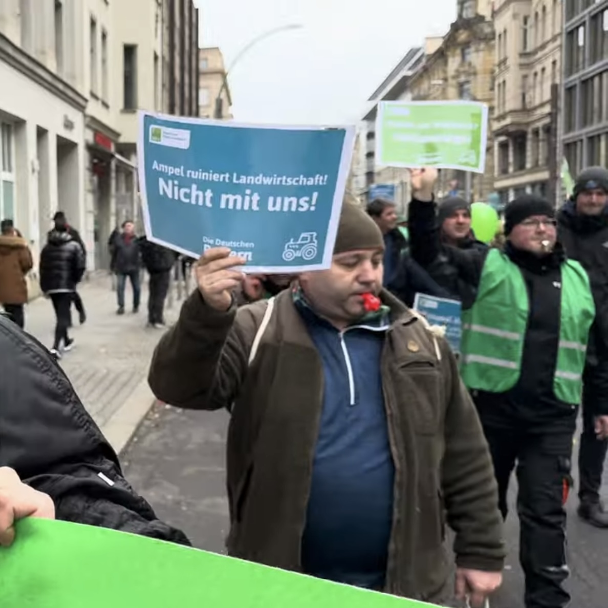 Bauern protestieren im Regierungsviertel