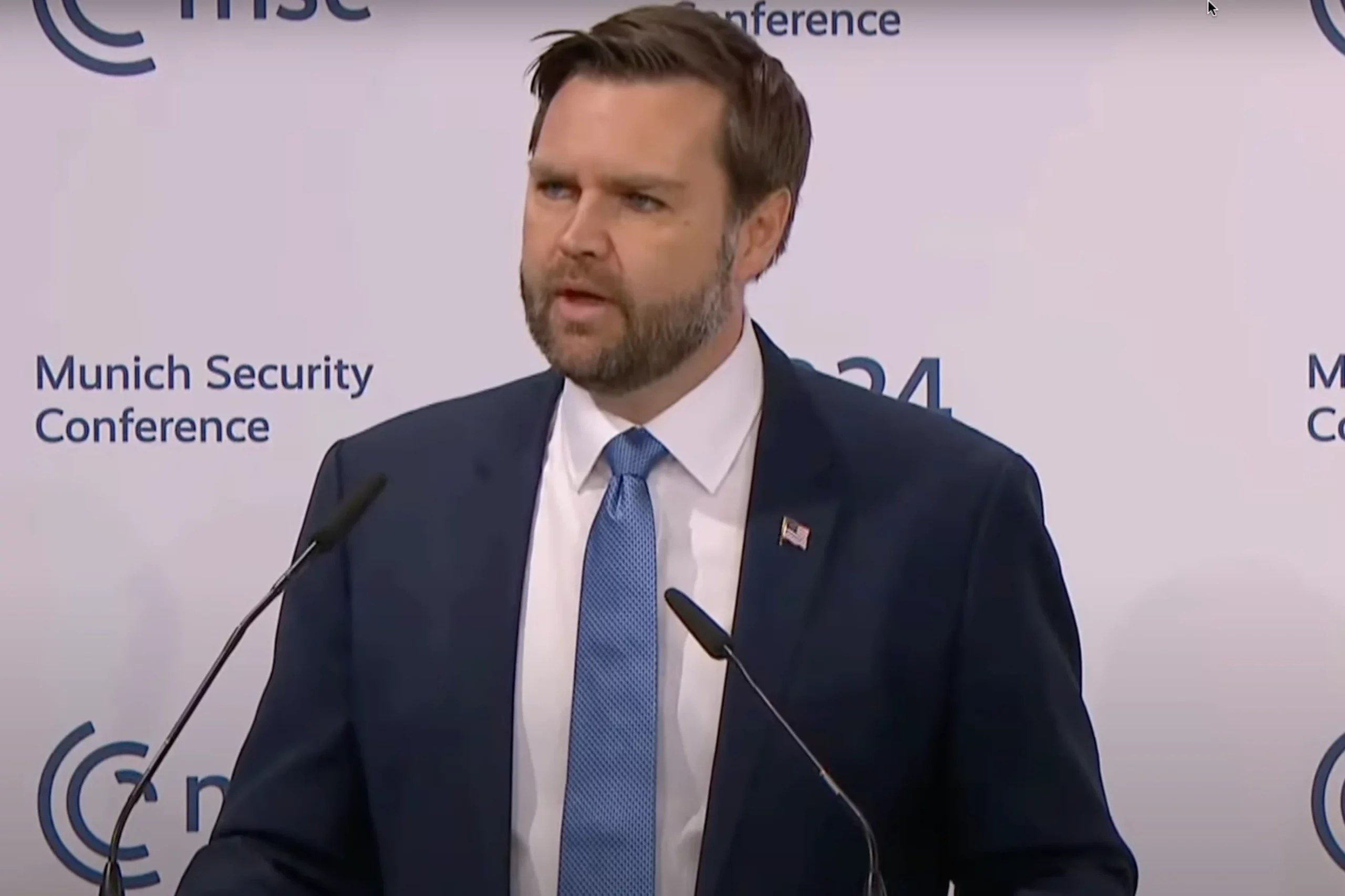 Die epische Rede von JD Vance auf Deutsch
