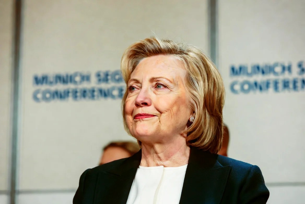 Ischinger lädt Clinton ein – AfD-Politiker Bystron spricht von Sabotage gegen Trump