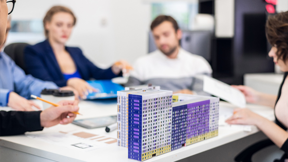 автоматизирует планирование на примере жилых комплексов