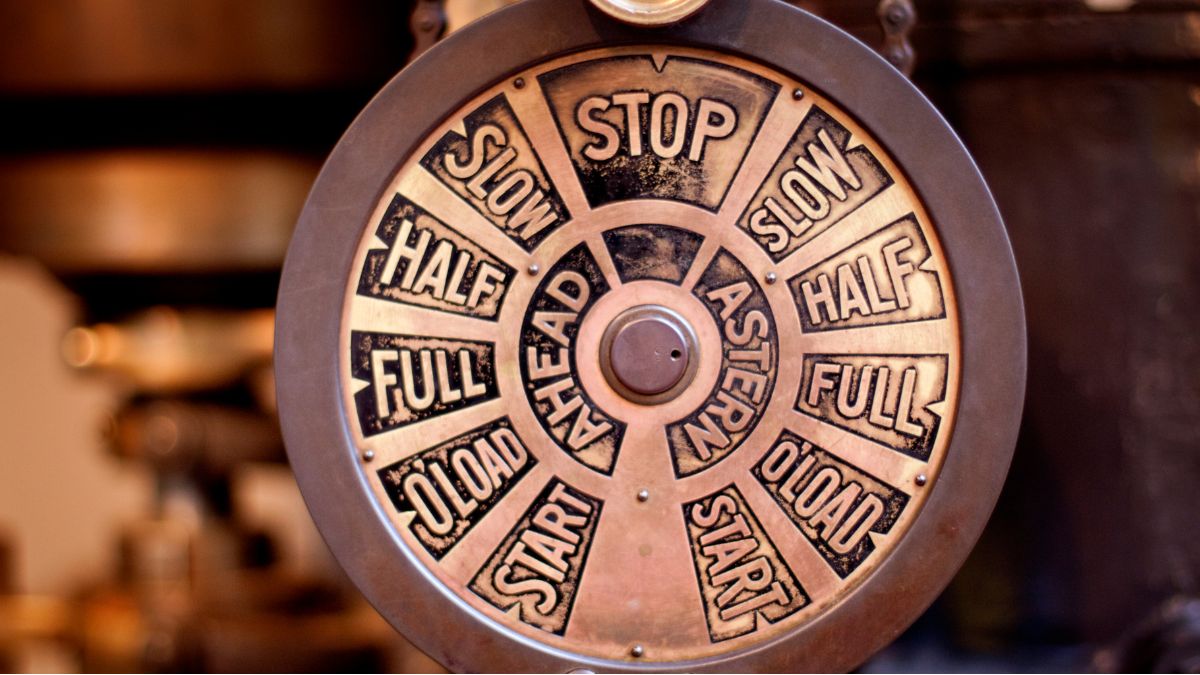 Types of Ship Engines and Propulsion Systems (Updated)
