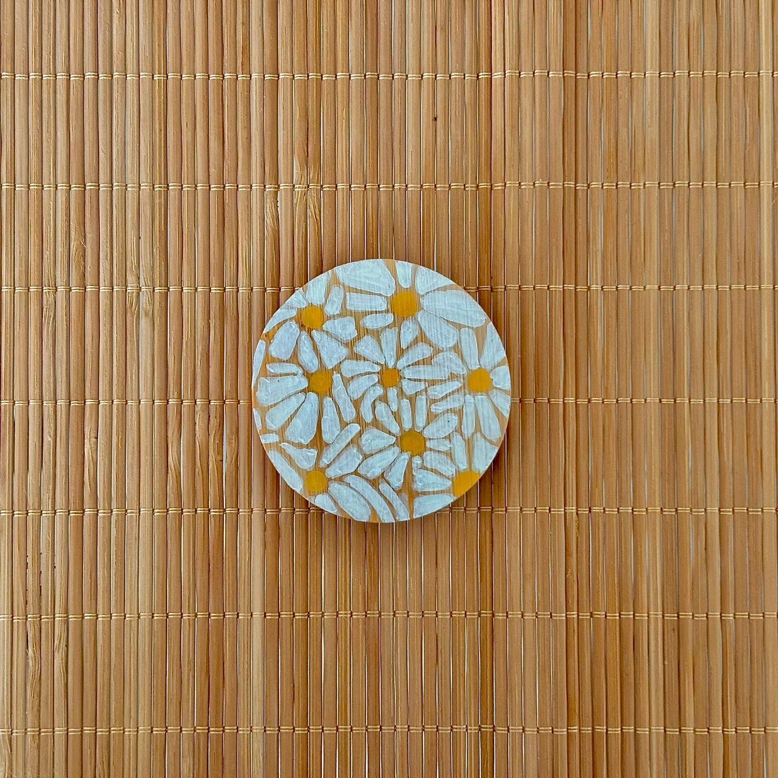 Magnet décapsuleur - marguerite. Souvenir ou élément de décoration incontournable