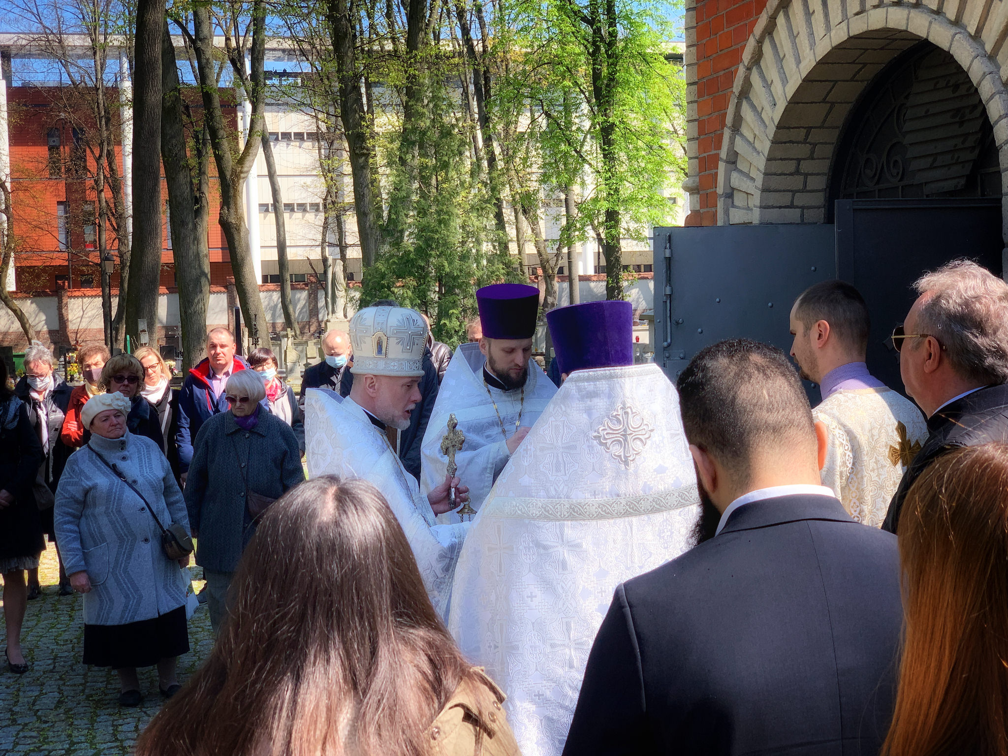 Panichida w niedzielę Antypaschy w lubelskiej cerkwi Niewiast Niosących Wonności na cmentarzu przy ul. Lipowej