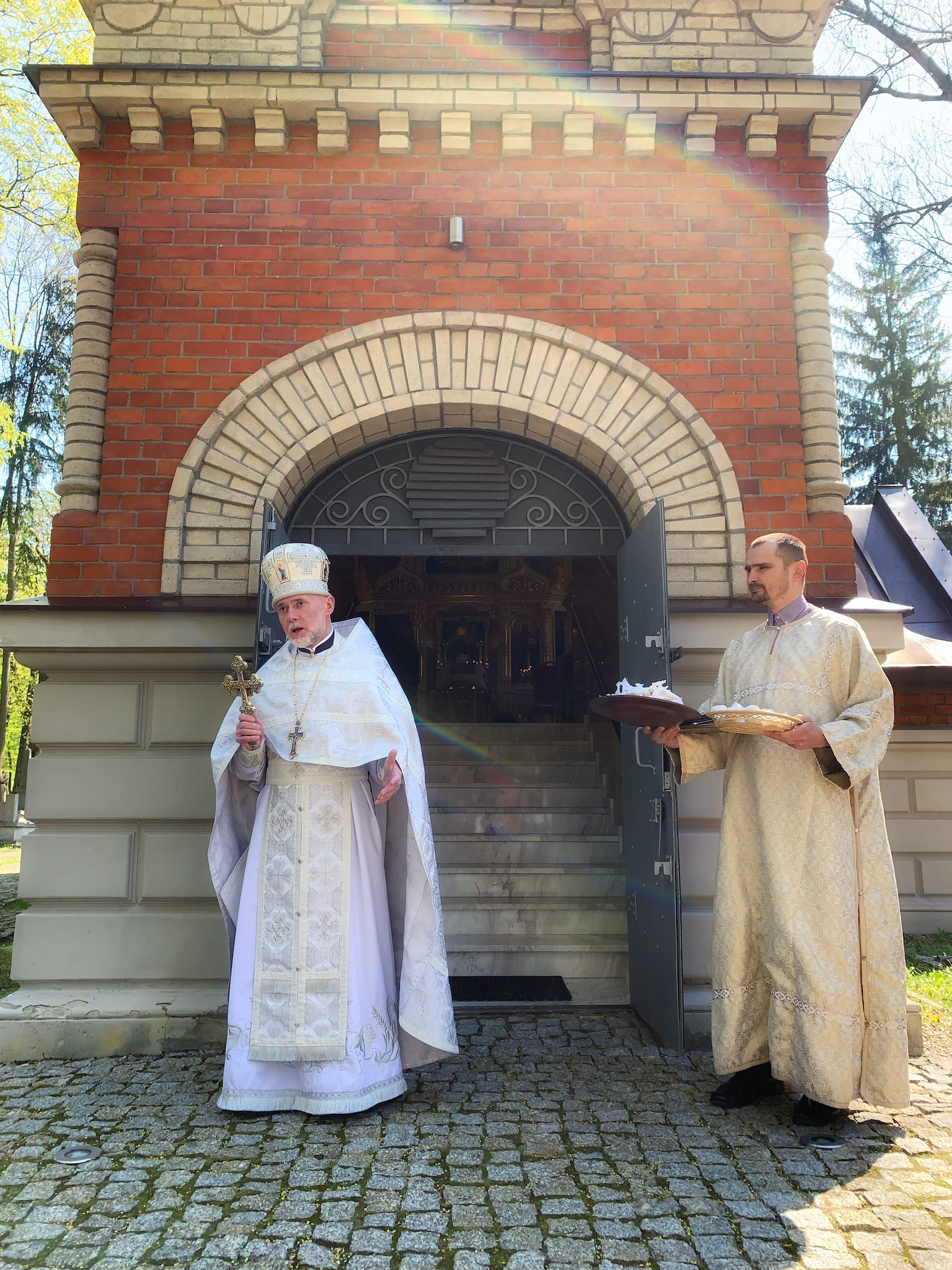 Panichida w niedzielę Antypaschy w lubelskiej cerkwi Niewiast Niosących Wonności na cmentarzu przy ul. Lipowej