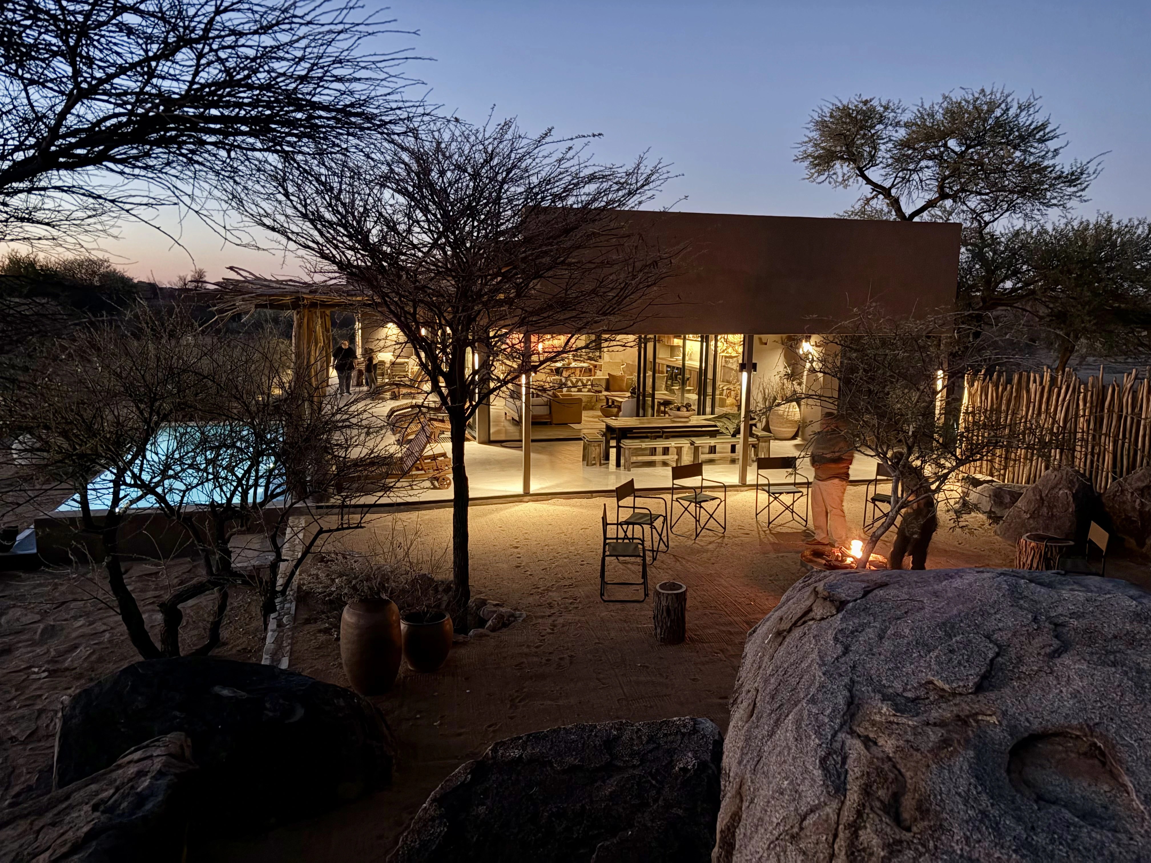 G lodge side pool