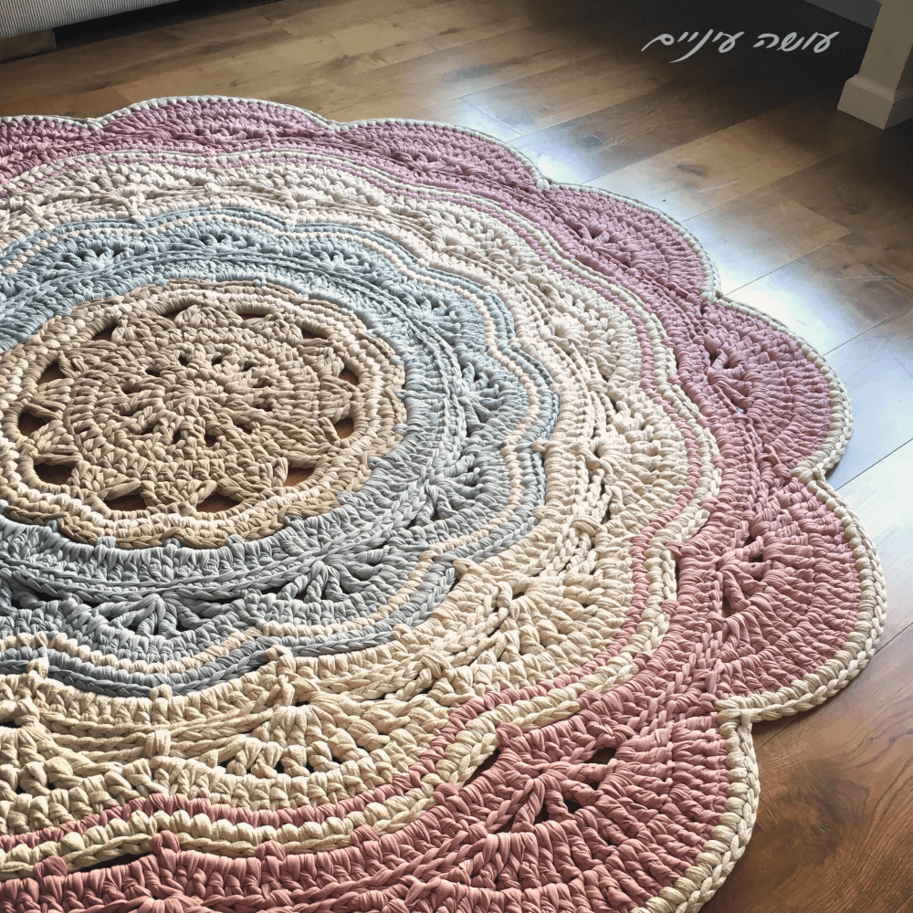 My giant - crochet doily t-shirt yarn rug pattern - by Osa Einaim || ענקי - שטיח דויילי מחוטי טריקו - עושה עיניים