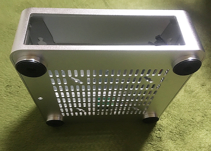 超小型PCをHTPCケースのE-H60とRYZENを使って自作する① | 大阪の