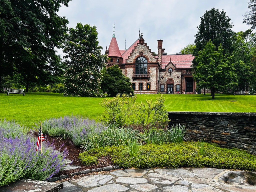 Wellesley Town Hall in Wellesley Massachusetts representing one of the primary real estate markets served by O’Sullivan Select Properties