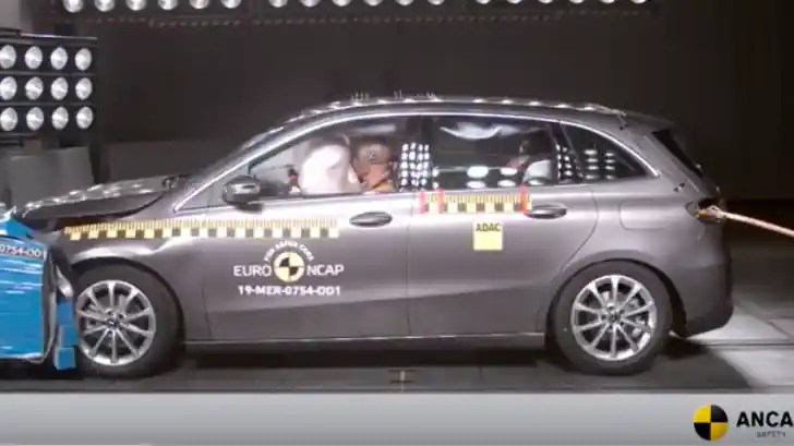 Video Crash Test Mercedes Benz B Class Ancap