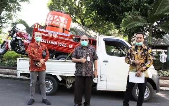 VIAR Donasikan 3 Motor Roda Tiga DISINFEKTAN Untuk Pemprov VIAR Donasikan 3 Motor Roda Tiga DISINFEKTAN Untuk Pemprov