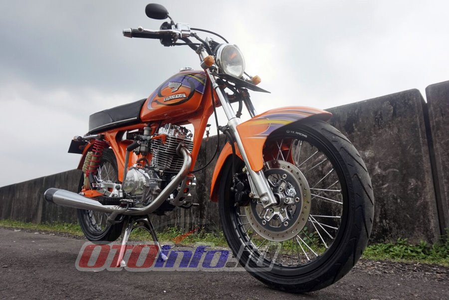 Wiyung, surabaya kota hari ini. Modifikasi Honda Cb 100 Th 1976 Banjarnegara Si Tua Bergaya Muda Stylish Dengan Gir Dan Rantai Sss Otoinfo Id