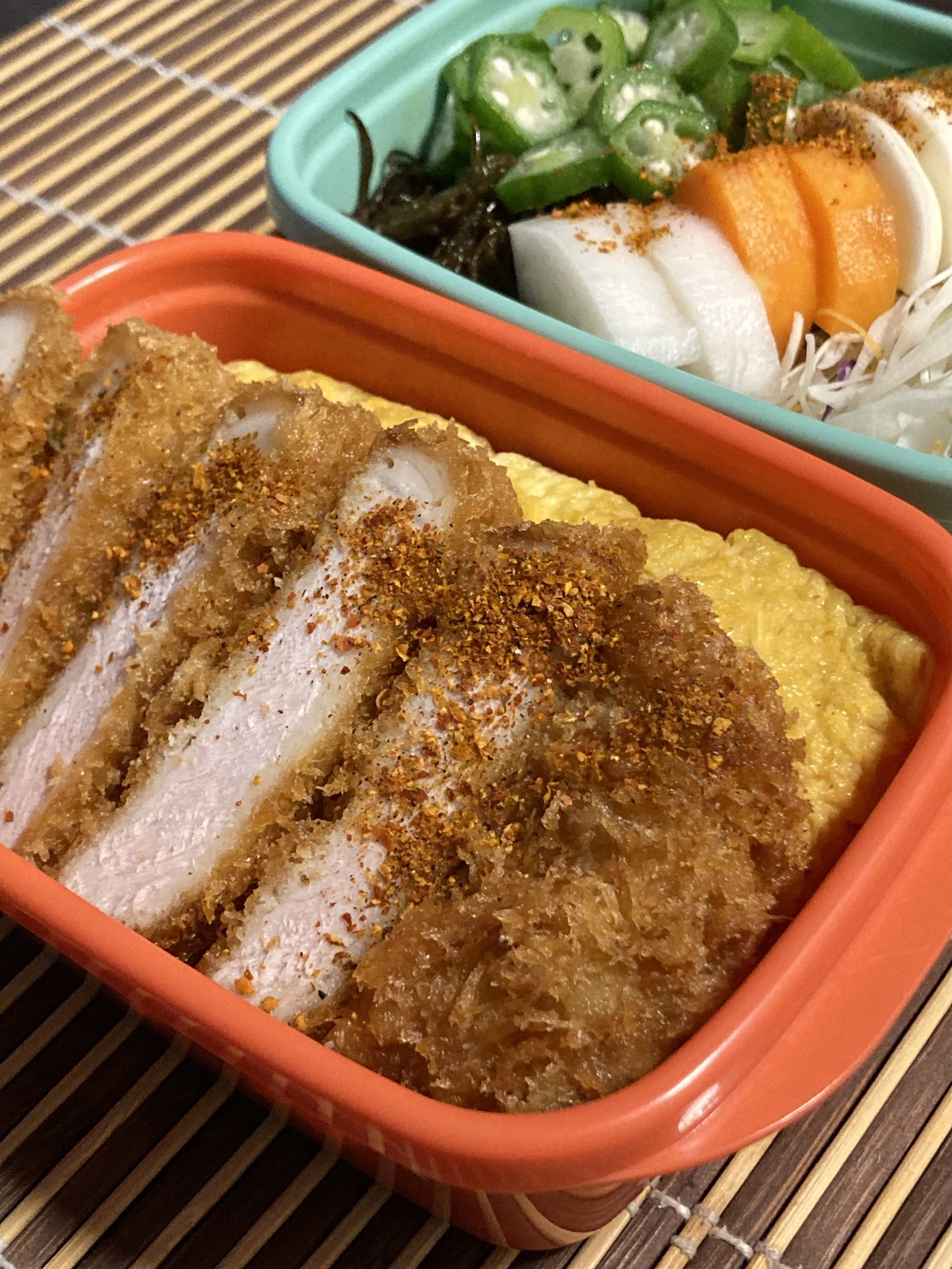 とんかつと玉子焼き