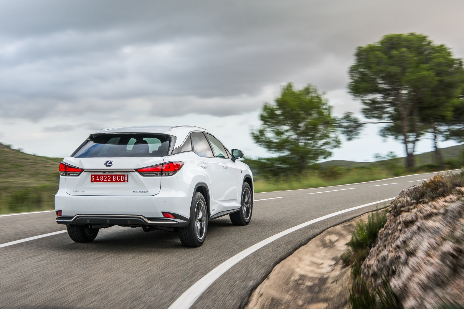Lexus’un SUV modeli RX yenilendi