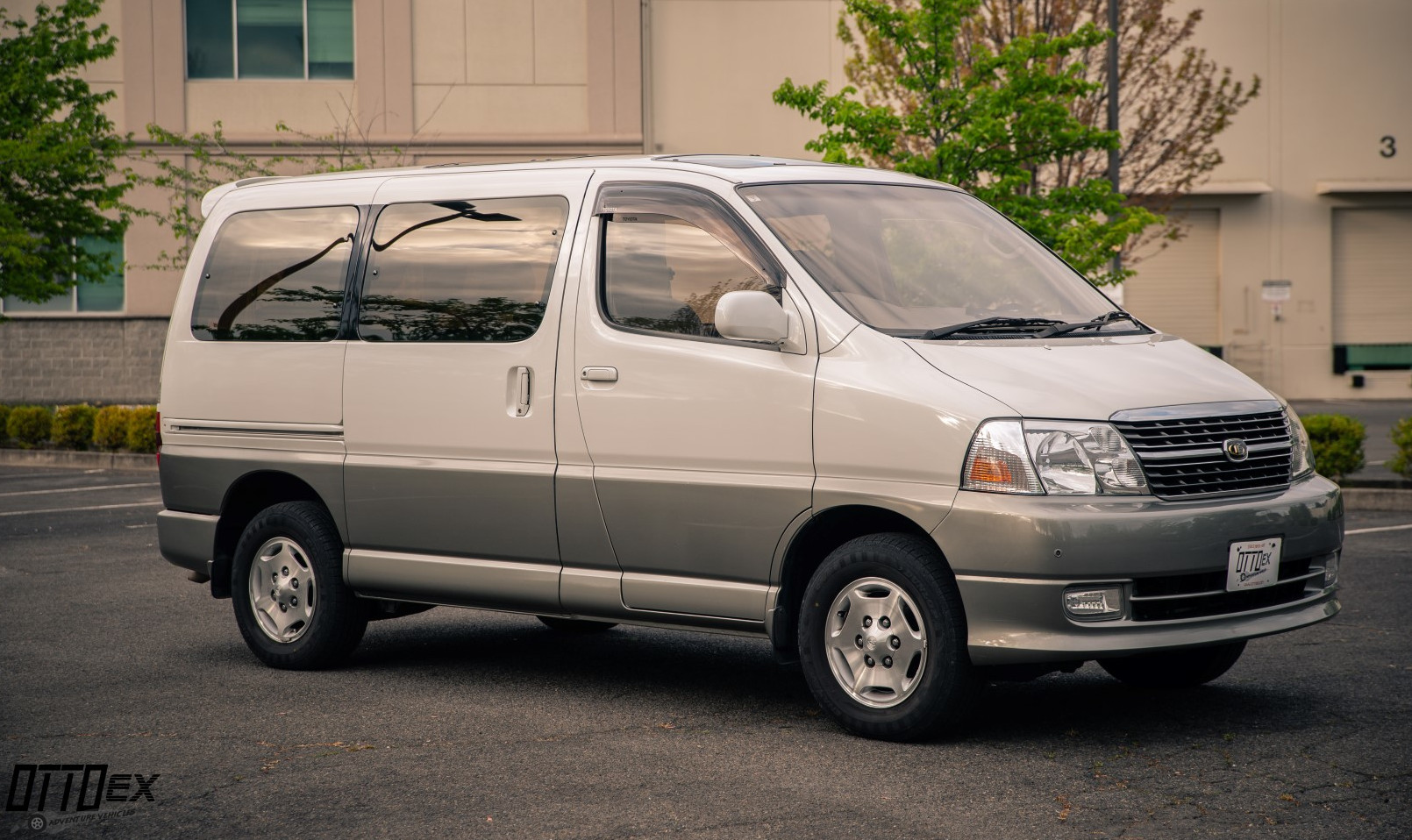 This 2001 Toyota Granvia Grand Hiace Van is V6 and 4WD