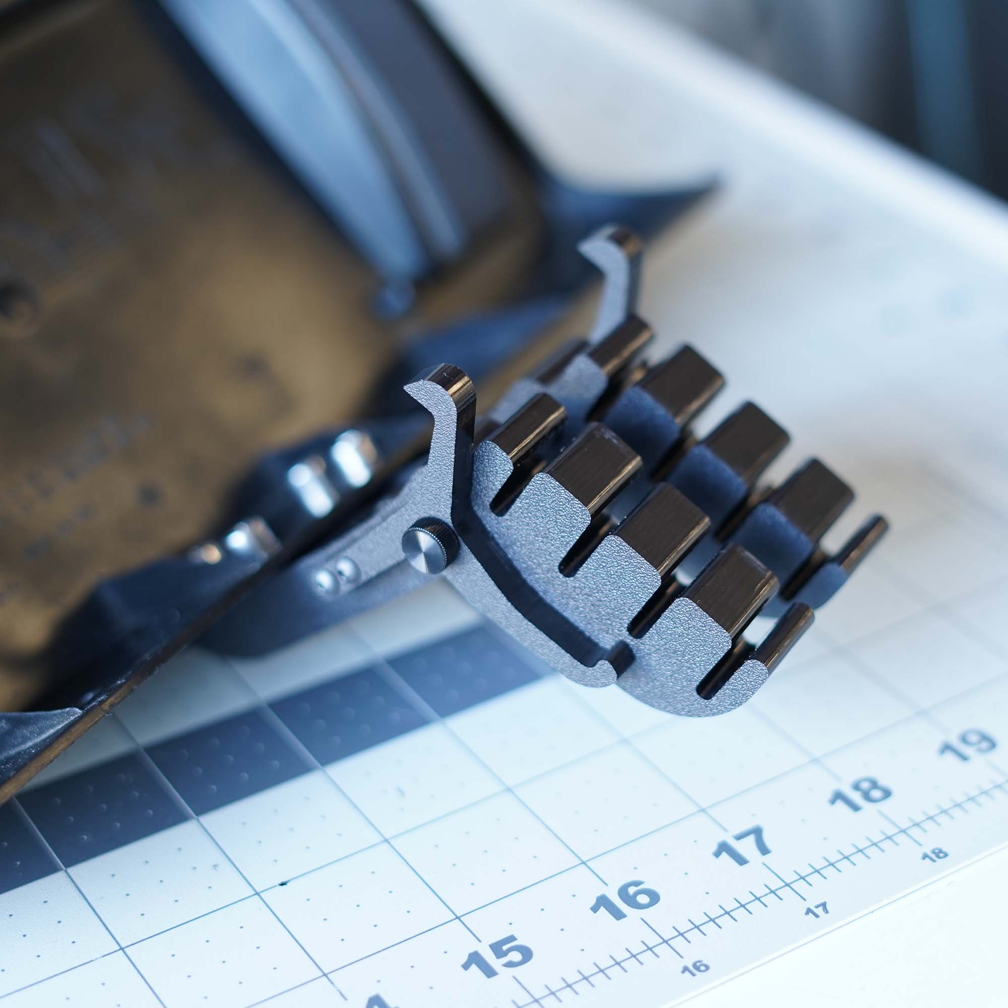 Ottoplate Tesla Model 3 (Flush OEM) Fast Release Front License