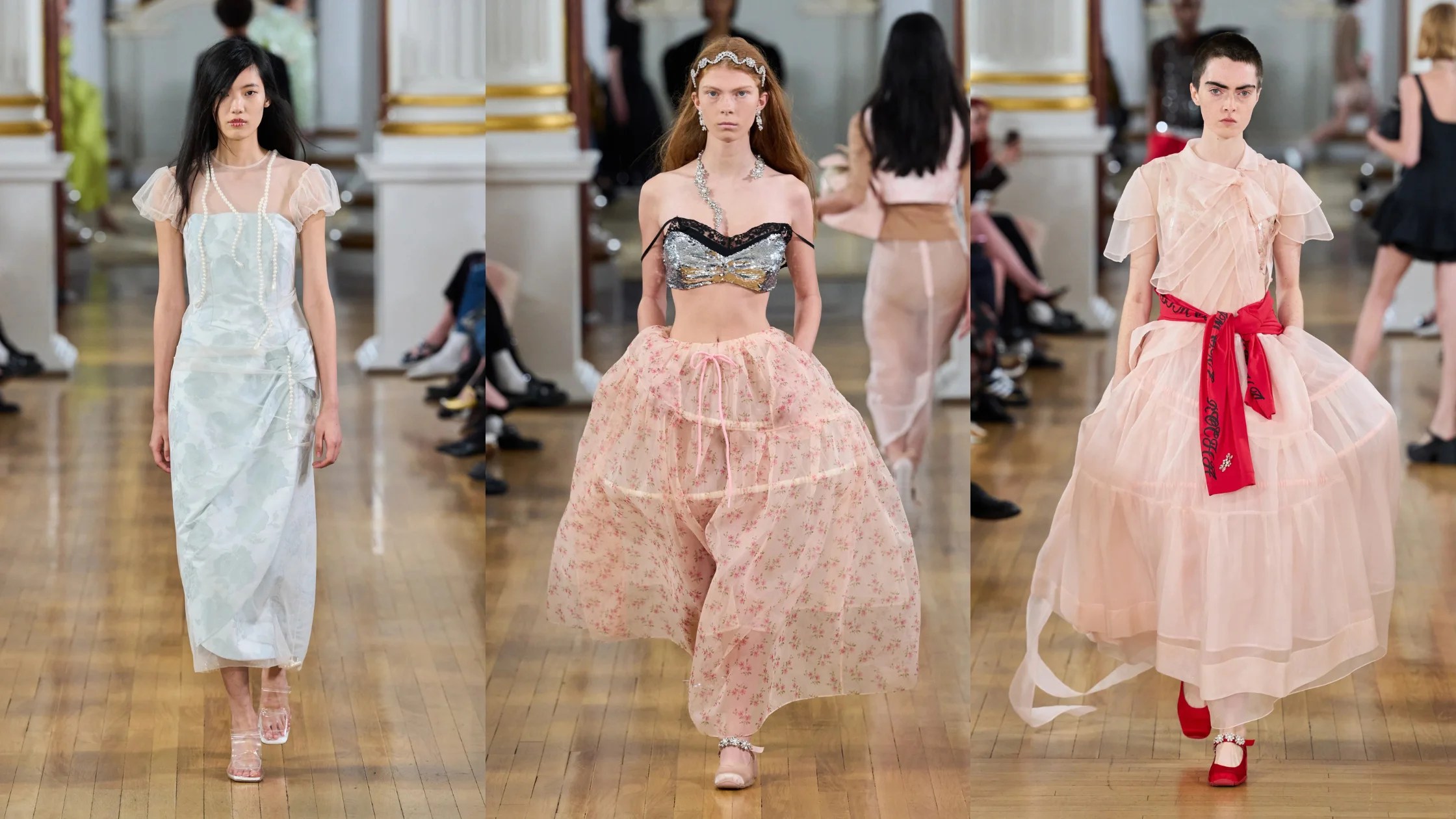 シモーネ ロシャ（Simone Rocha）2026年春夏コレクション - Oui Speak