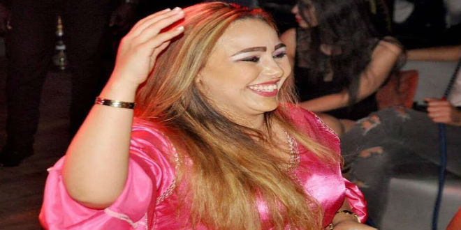 الشيخة “طراكس” تثير الجدل من جديد بعد أدائها لأغنية باللغة الفرنسية