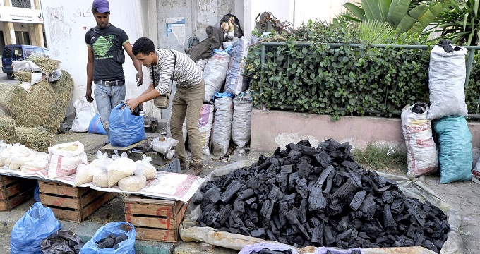 مع اقتراب عيد الأضحى.. مهن عديدة تنعش جيوب الباعة الموسميين بوجدة