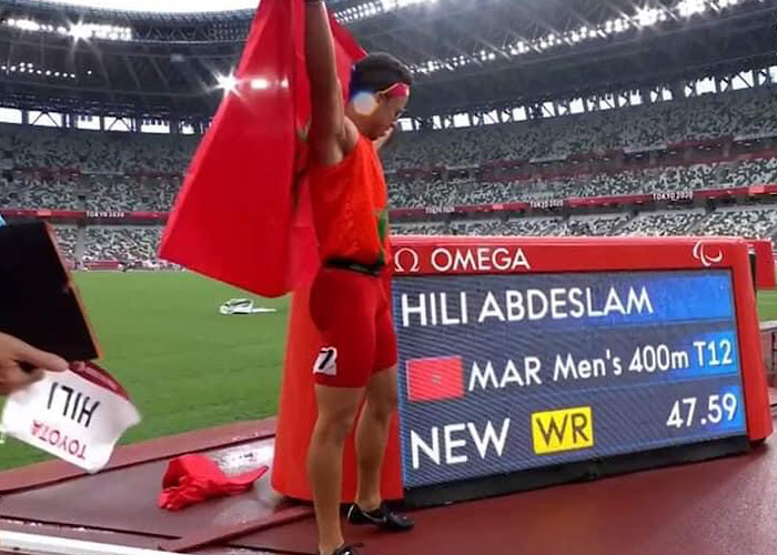 العداء عبد السلام حيلي يمنح المغرب أول ميدالية ذهبية في الألعاب البارالمبية بعد تحطيمه رقما قياسيا جديدا ومحمد أمكون يتوج بالميدالية الفضية