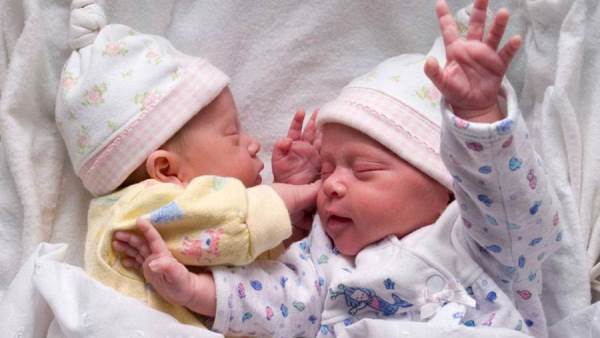 حقوقيون يطالبون بالتحقيق في اختفاء رضيع توأم من قسم الولادة بمستشفى الناظور