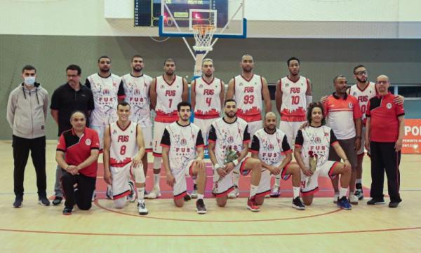 فريق الفتح الرباطي يتأهل إلى ربع نهائي البطولة العربية لكرة السلة بعد فوزه على الميناء اليمني