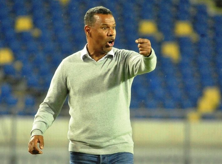 فريق الرجاء البيضاوي ينفصل رسميا عن المدرب التونسي لسعد الشابي