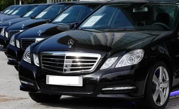 في عز الأزمة.. مجلس المستشارين يعتزم اقتناء 11 سيارة فاخرة من طراز “مرسيدس” بتكلفة مالية تزيد عن نصف مليار