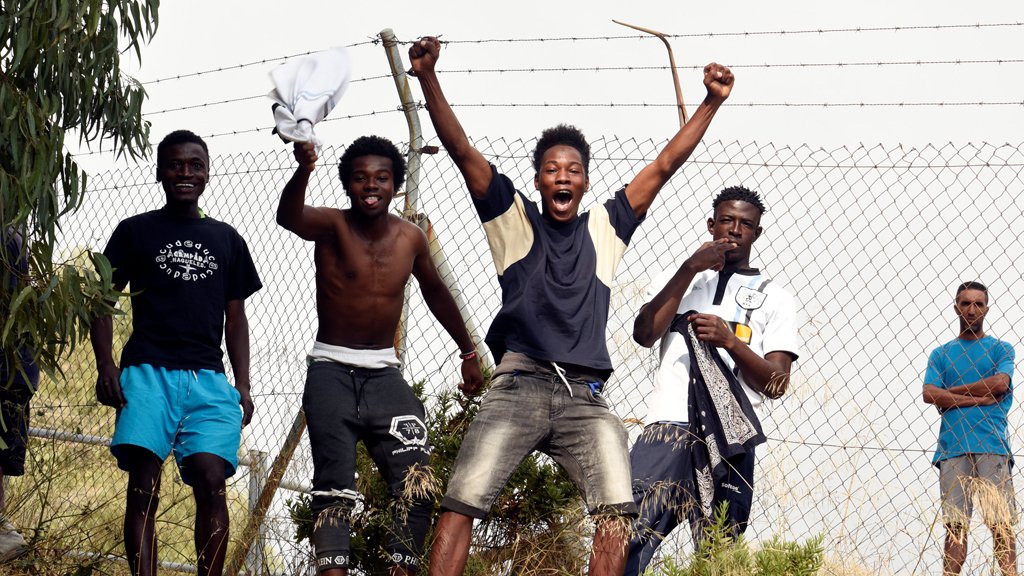 عملية اقتحام لمدينة مليلية تخلف مصرع خمسة مهاجرين