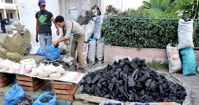 مع اقتراب عيد الأضحى.. مهن عديدة تنعش جيوب الباعة الموسميين بوجدة