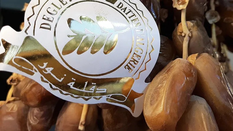 بسبب احتوائها مواد مضرة نتيجة العلاج الكيميائي.. وقف فوري لتصدير تمور “دقلة النّور” الجزائرية