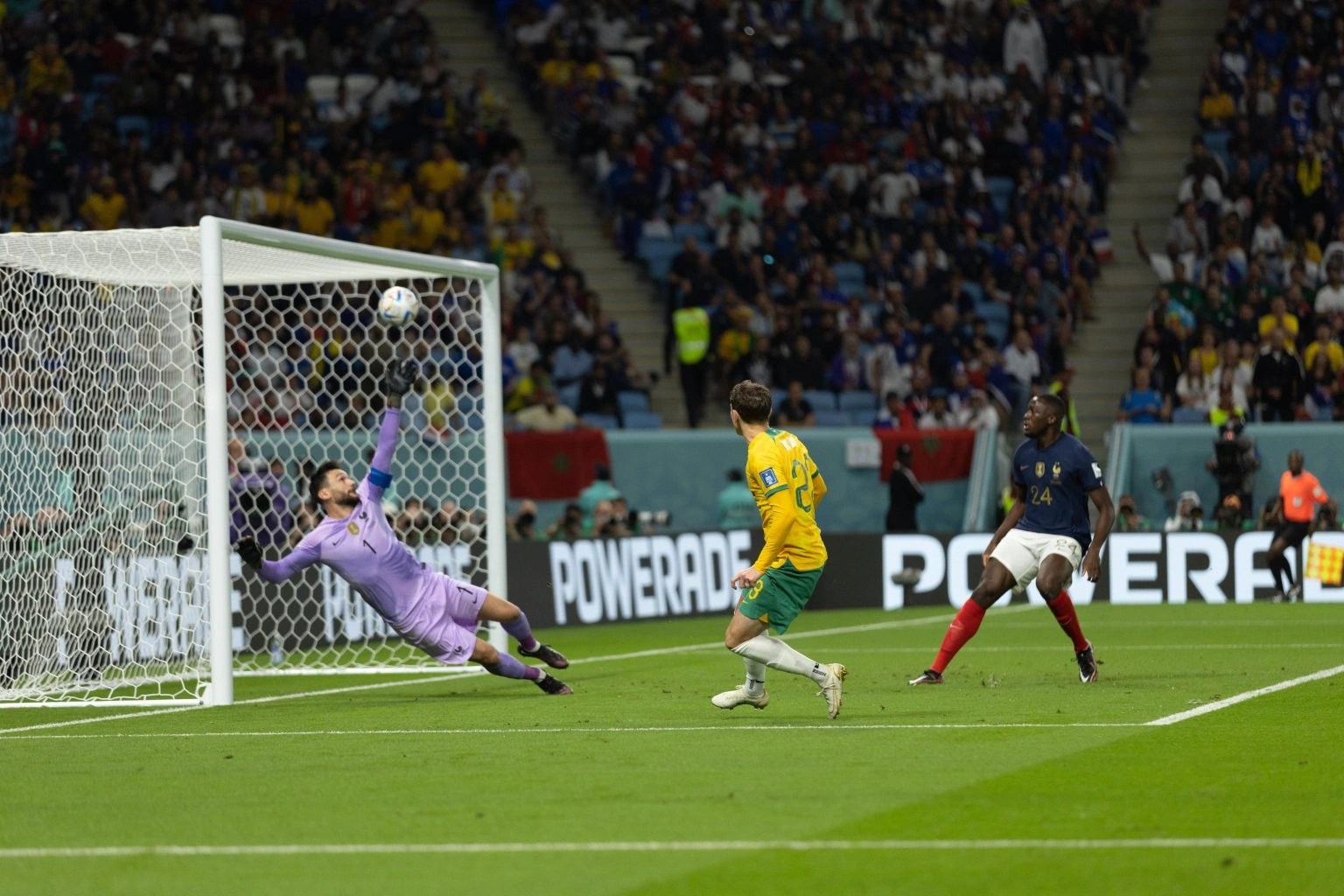 المنتخب الفرنسي يُمْطِرُ شباك المنتخب الأسترالي برباعية