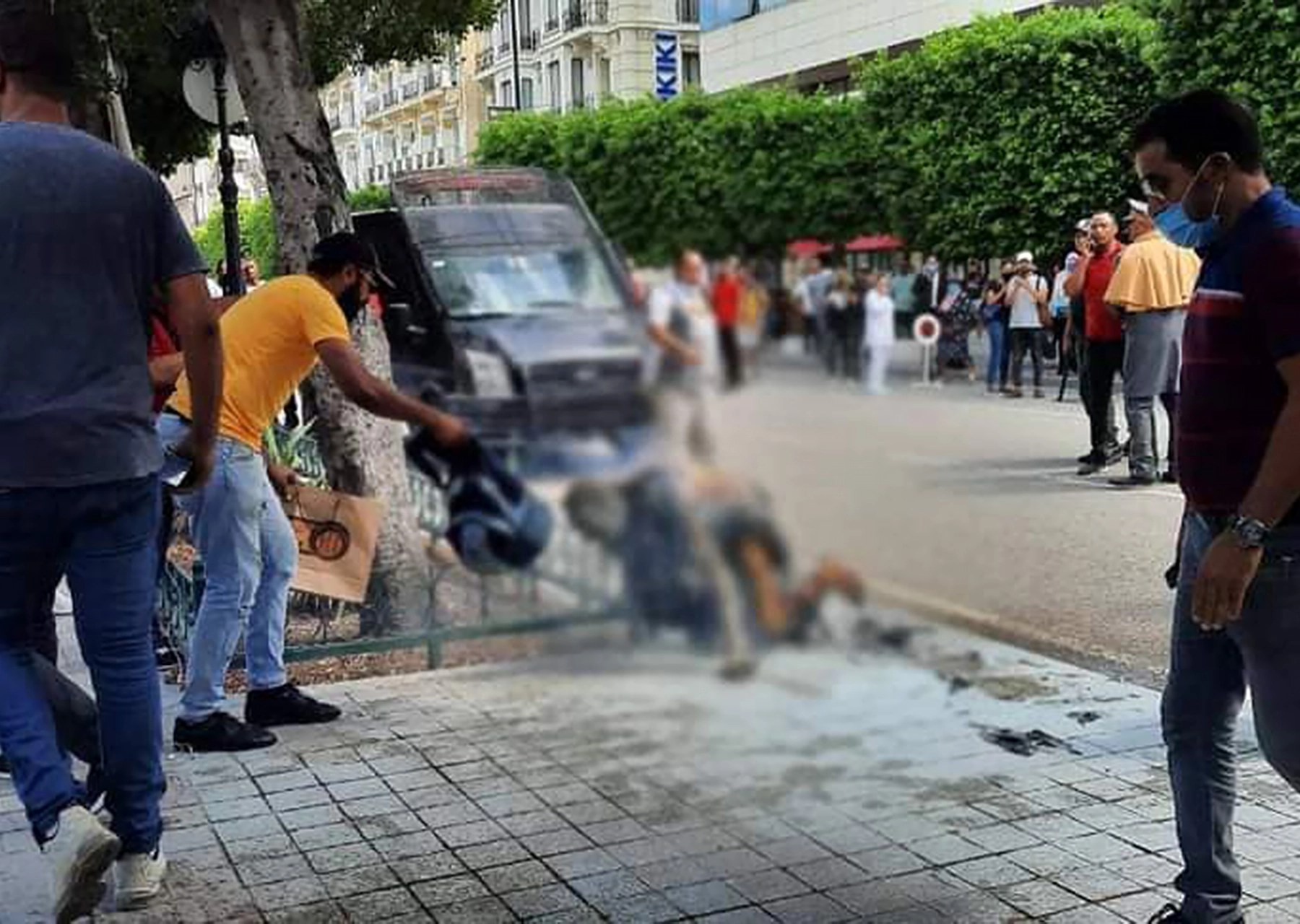 شاب يُضرم النار في جسد أمه وأخته وينتحر بحرق نفسه