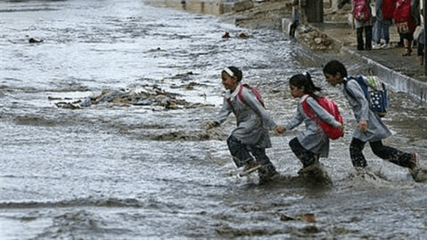 بسبب سوء الأحوال الجوية.. توقيف الدراسة غدا السبت بهذه المناطق