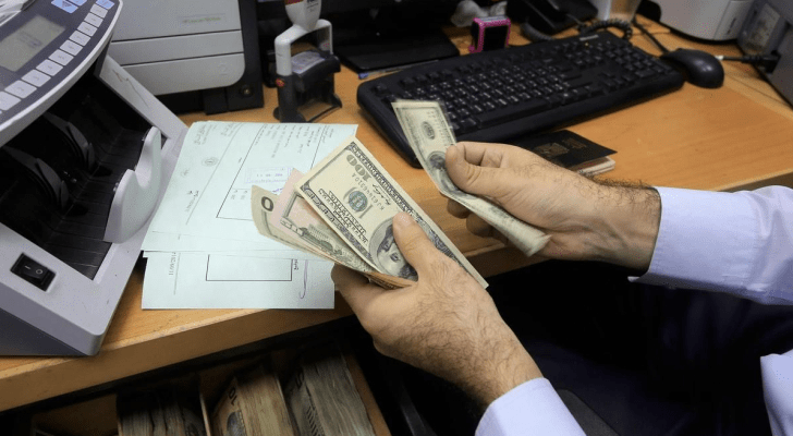 مكاتبُ التحويل المالية تغتصبُ أموالَ أهل غزة