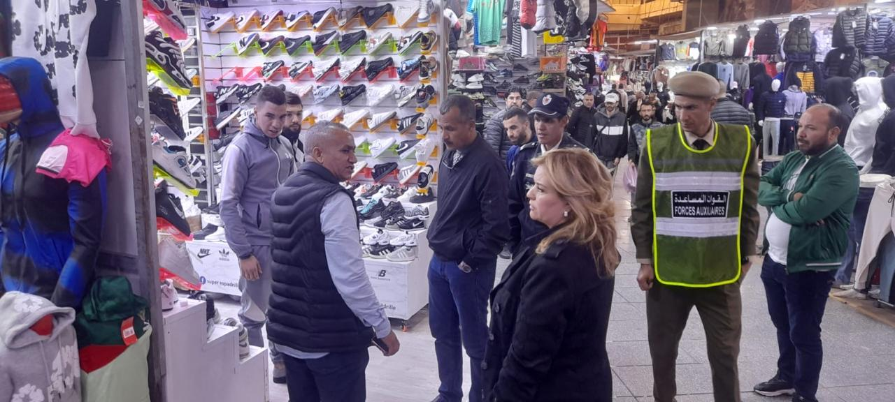 السلطة تشن حملة واسعة لتحرير الأرصفة من الدراجات النارية والهوائية بوجدة