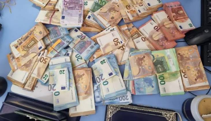 حجز أزيد من 70 ألف أورو غير مصرح بها بميناء الناظور