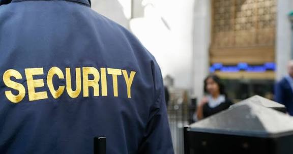 توجيهات عاجلة بمنع “السيكورتي” من استقبال وتوجيه المرضى بالمستشفيات