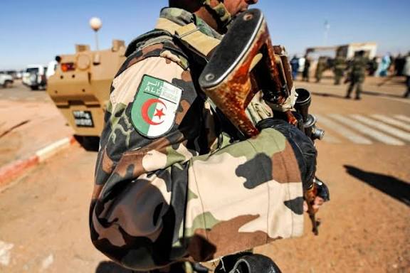 في خطوة اعتبرت أحادية.. تحركات عسكرية جزائرية تعيد التوتر قرب فجيج