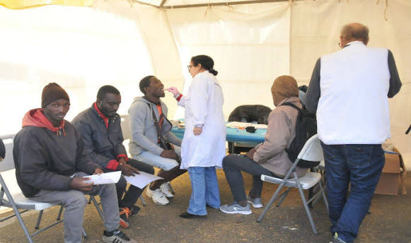 قافلة طبية متعددة التخصصات بوجدة لفائدة المهاجرات والمهاجرين المنحدرين من دول جنوب الصحراء