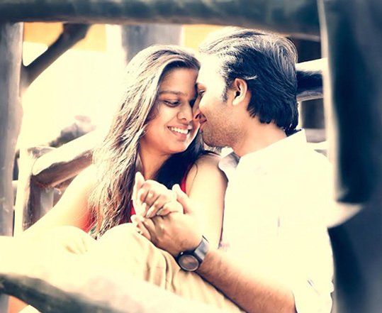 Here are some of the top wedding anniversary jewelry gift ideas. Couple Photo Shoot | Best Birthday, Anniversary, Courtship