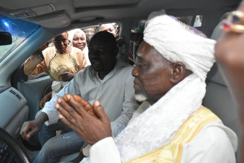 Hon Adedeji Stanley Odidi-Omo Showers Gift on Clergymen