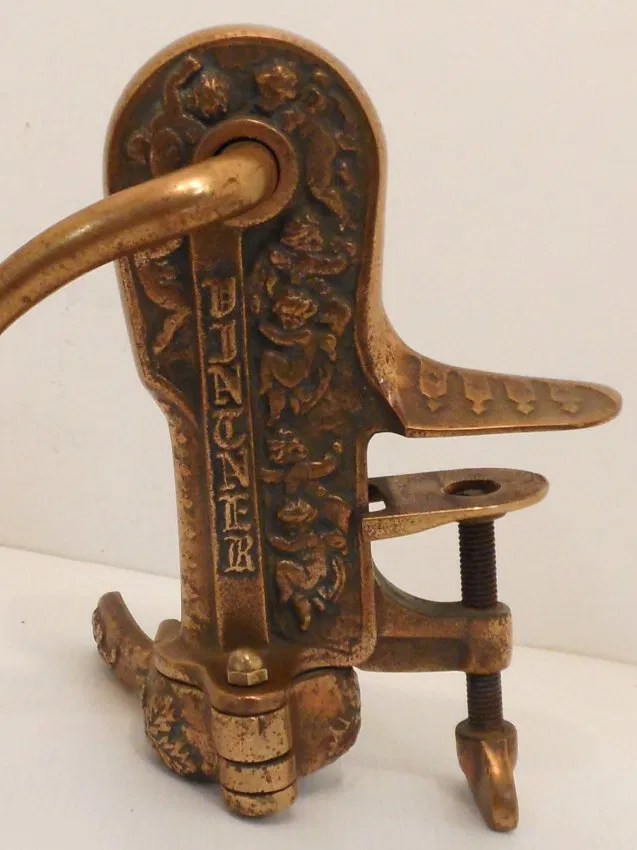 They come in all colors, sizes and shapes and make sophisticated, elegant additions to your home. Vintage Vintner Brass Wine Bottle Opener : Lot 84