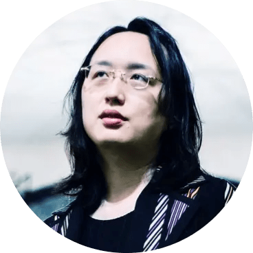 tang 行政院政委唐鳳看著遠方